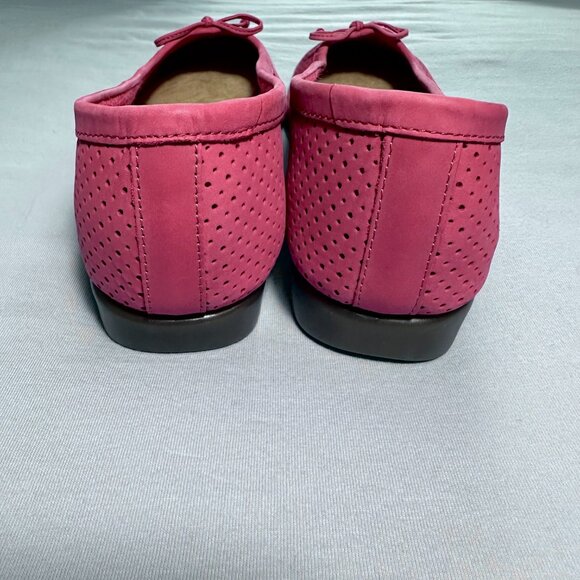 Aerosoles pink suede ballet flats with bow, NWOT - Picture 6 of 7
